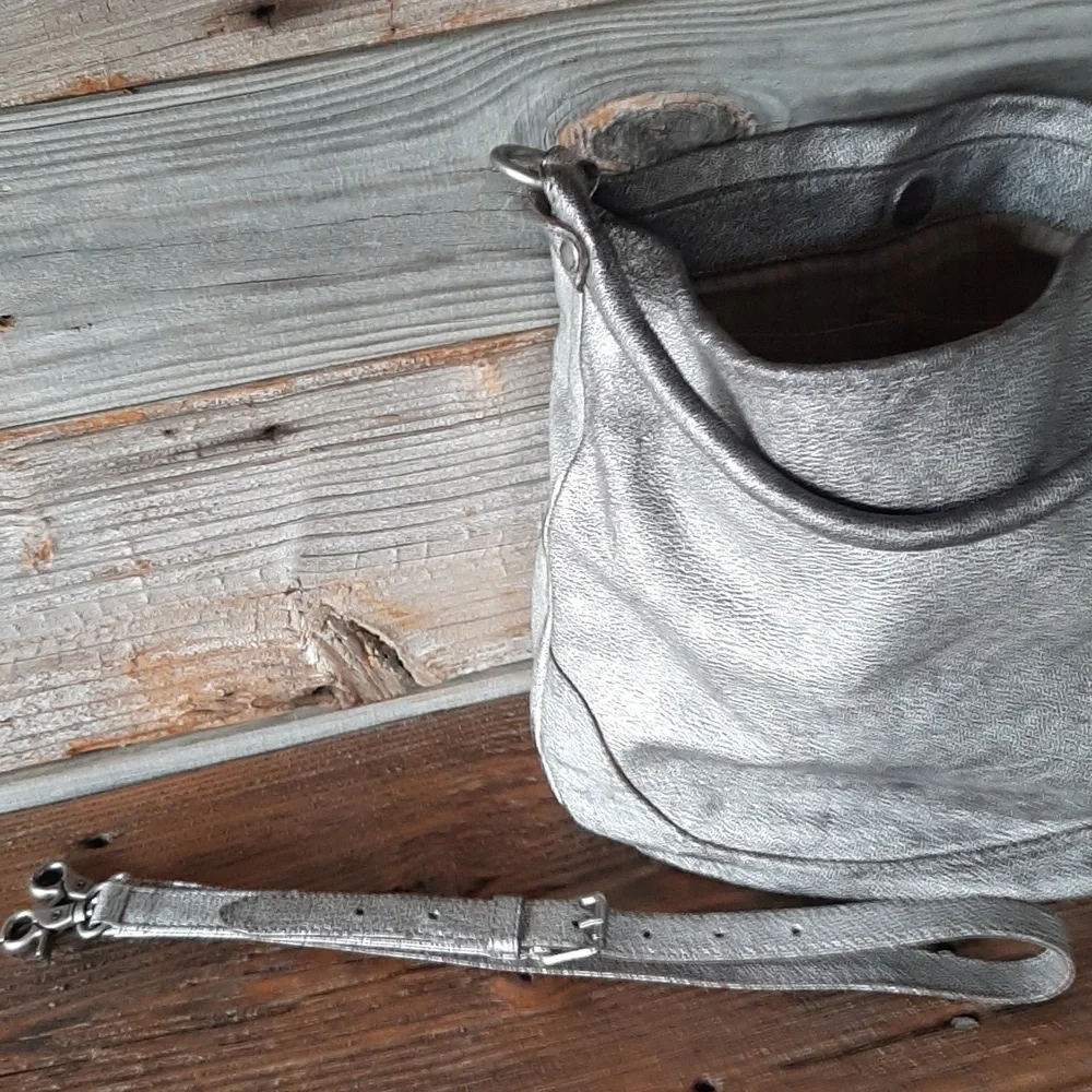 FRYE Melissa Leather Hobo/Shoulder/Crossbody Bag .. Silver